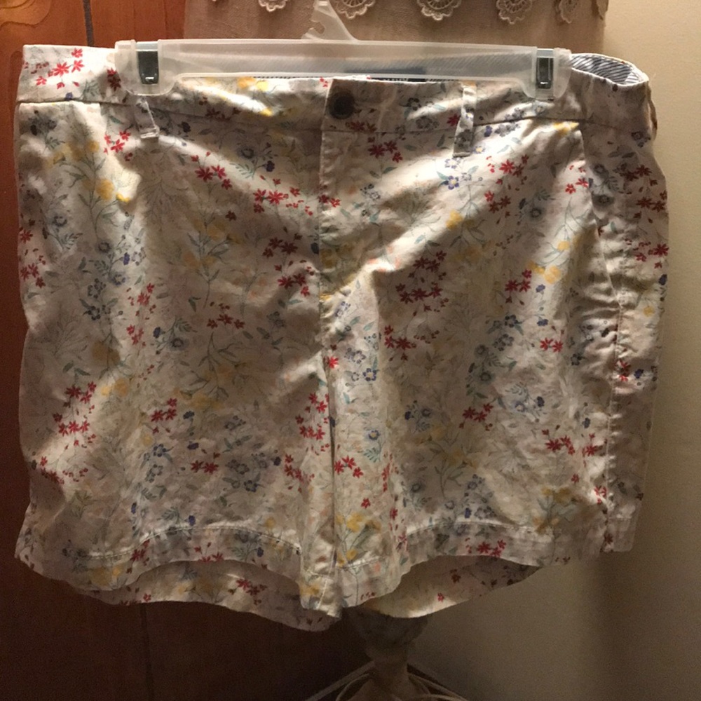 Women’s shorts,size 10